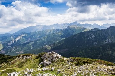 Tatra Ulusal Parkı 'ndaki dağ manzarası