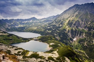 Polonya ile Slovakya sınırındaki Tatra Dağları 'ndaki dağ manzarası
