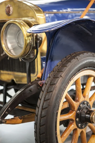 Old and antique car — Stock Photo, Image