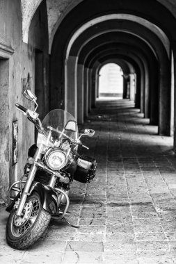 Klasik helikopter, siyah motosiklet