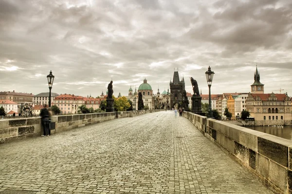 Karlsbrücke in Prag, Tschechien — Stockfoto