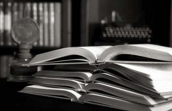 Old and vintage books — Stock Photo, Image