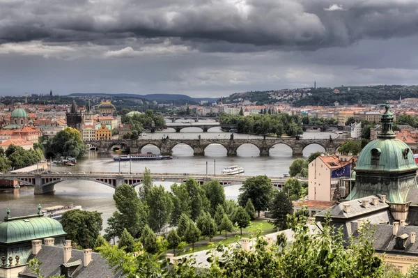 夏季全景的布拉格，捷克共和国 — 图库照片