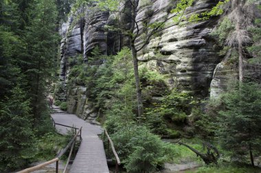 Adrszpach Milli Parkı-Teplice rocks. Kaya şehir.
