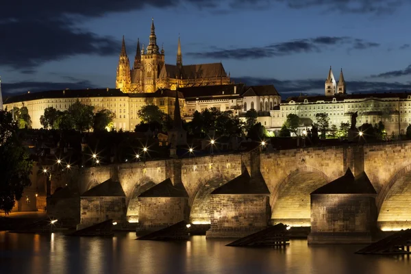 Ponte Carlos Histórica em Praga, República Checa — Fotografia de Stock