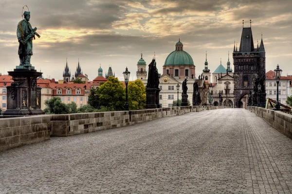 Ponte Carlos Histórica em Praga, República Checa — Fotografia de Stock