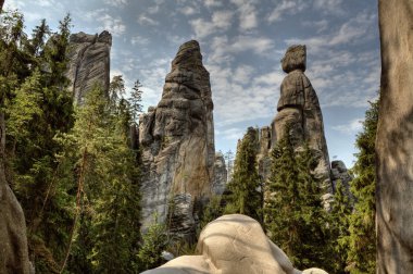 Adrszpach Milli Parkı-Teplice rocks. Rock kasabası. Çek Cumhuriyeti