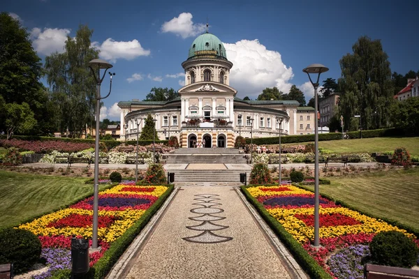 Ladek Zdroj Klodzko County, Güney-Batı Polonya'da düşük aşağı Silezya Voyvodalığı'bir şehirdir.