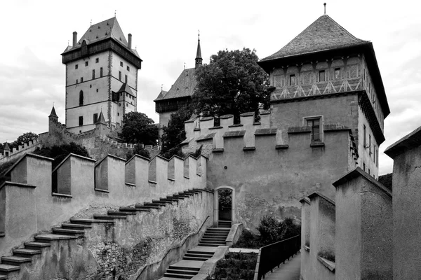 Zabytkowy zamek w Karlštejn, Czech Republic — Zdjęcie stockowe