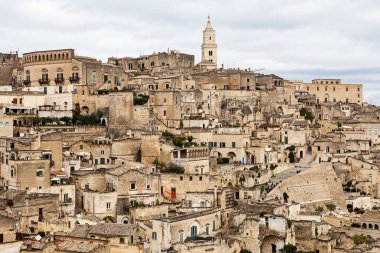 Matera İtalya 'nın Basilicata bölgesinde Matera ili' nde bir şehir ve komün..