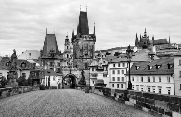 Çek Cumhuriyeti Prag 'daki Charles Köprüsü — Stok fotoğraf