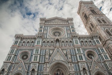 Floransa Katedrali cephesi, resmi olarak Çiçekli Aziz Mary Katedrali, Toskana, İtalya