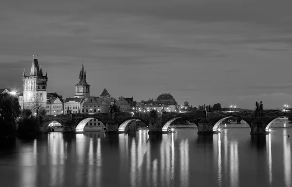 Puente de Carlos en Praga, República Checa — Foto de Stock