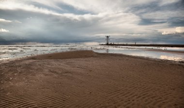 Deniz feneri yel Stawa Mlyny, Swinoujscie, Baltık Denizi, Polonya.