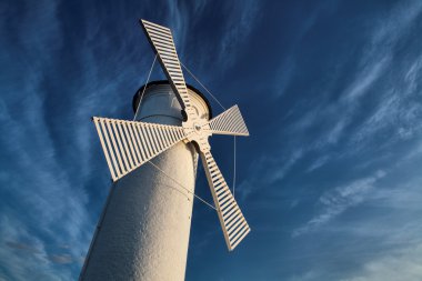 Deniz feneri yel Stawa Mlyny, Swinoujscie, Baltık Denizi, Polonya.