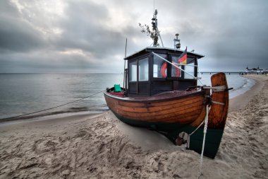 Küçük balıkçı teknesi