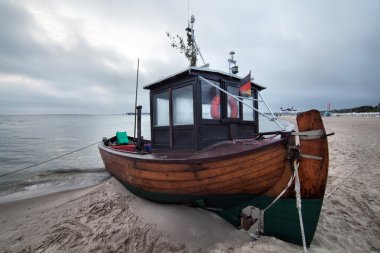 Küçük balıkçı teknesi