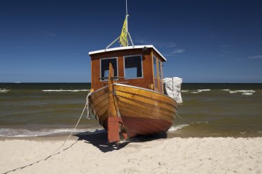 Küçük balıkçı teknesi