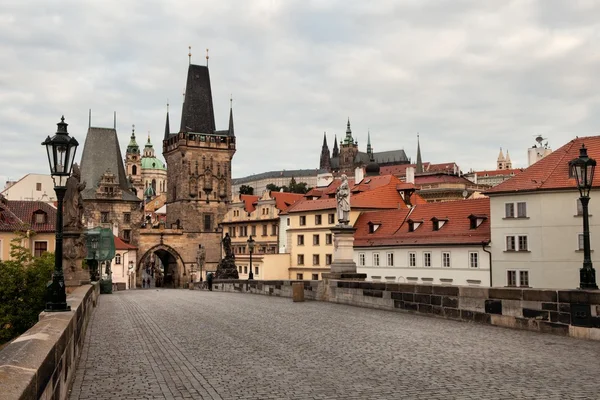 Ponte Carlos Histórica em Praga, República Checa — Fotografia de Stock