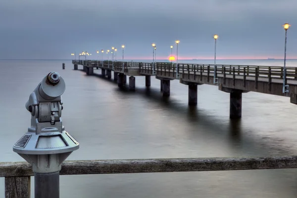 Al molo di Ahlbeck. Ahlbeck nel Mar Baltico sull'isola di Usedom, Meclemburgo-Pomerania Anteriore, Germania — Foto Stock