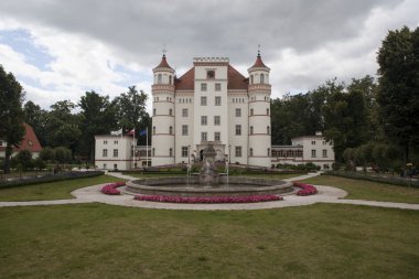 Tarihi Saray Wojanow, Polonya