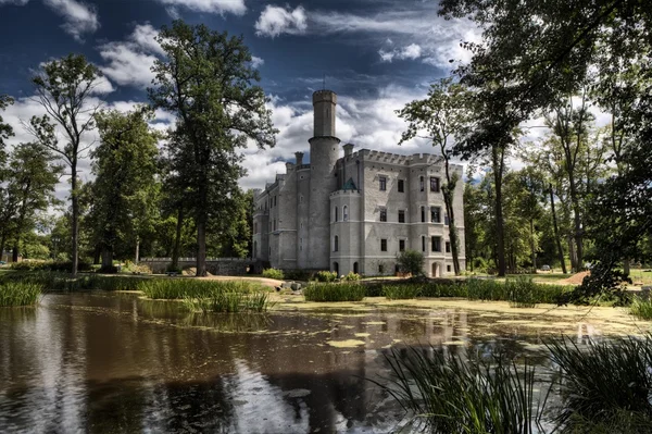 Castillo histórico en Karpniki, Polonia — Foto de Stock