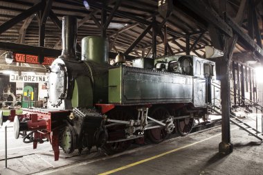 Eski buharlı lokomotif.