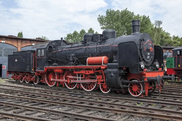 De oude stoomlocomotief — Stockfoto