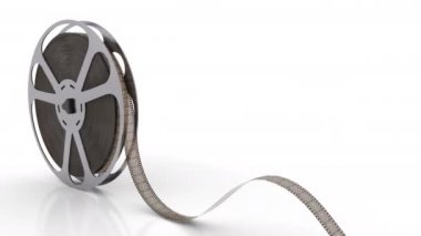 Boş telif alanı ile beyaz arkaplanda dönen film makarası