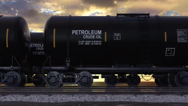 鉄道駅に沿って移動する石油産業輸送列車 — ストック動画