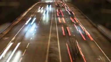 Yolda - gece timelapse trafik