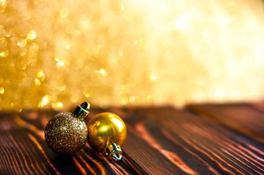 Tahta bir arka planda toplar Boke 'la. Noel ya da yeni yıl geçmişi.