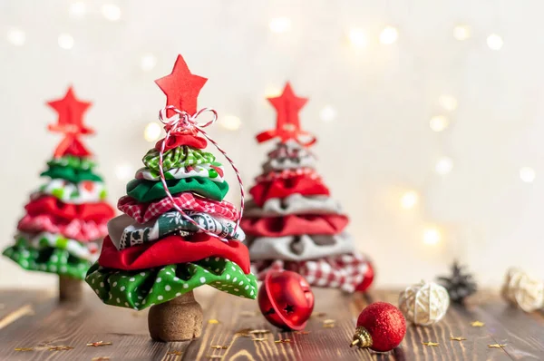 Árvore Natal Feita Tecido Multicolorido Natal Ano Novo — Fotografia de Stock