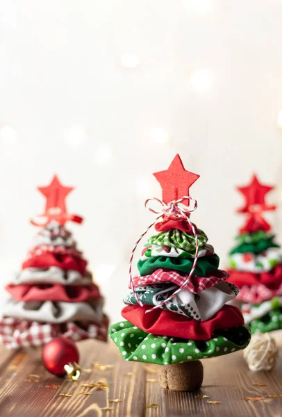 Árvore Natal Feita Tecido Multicolorido Natal Ano Novo — Fotografia de Stock