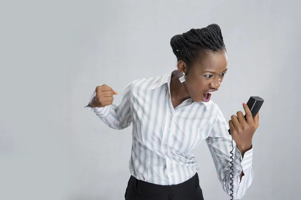 Business woman screaming — Stock Photo, Image