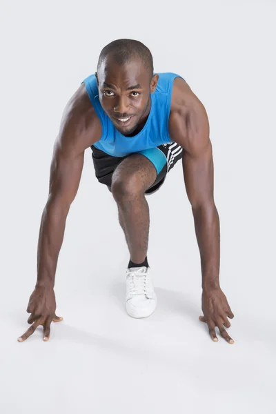 Atleta masculino listo para correr — Foto de Stock