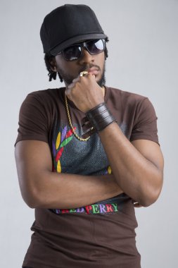 serin Afro-Amerikan erkek