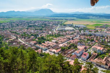 Rasnov kalesinden şehrin panoramik görüntüsü