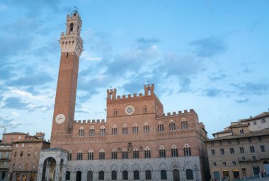 Torre del Mangia Siena, Toskana bölgesindeki ile Halk Sarayı