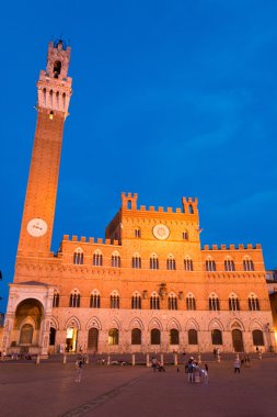 Torre del Mangia Siena, Toskana, İtalya ile Halk Sarayı