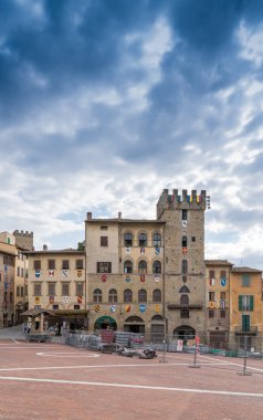 Arezzo meydanda tersanelerinde