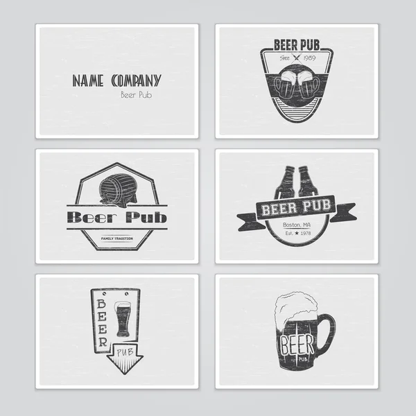 Cerveza en pub. Elaboración de etiquetas tipográficas, logotipos e insignias . — Archivo Imágenes Vectoriales