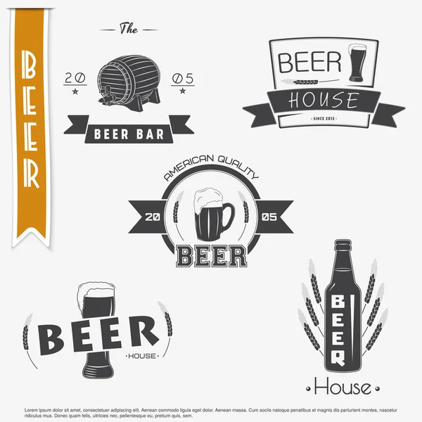 Cerveja e cerveja. Preparado. Fabricação de etiquetas tipográficas, logótipos e crachás . — Vetor de Stock