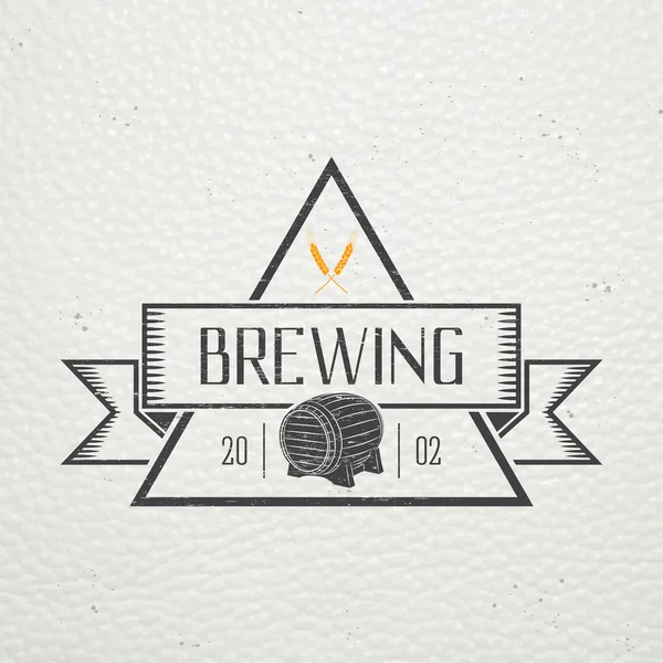 Beer pub. Brewing old school of vintage label. Old retro vintage grunge. Scratched, damaged, dirty effect. Typographic labels, stickers, logos and badges. — Stock vektor