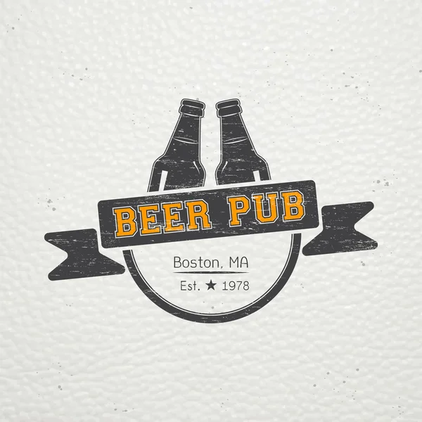 Beer pub. Brewing old school of vintage label. Old retro vintage grunge. Scratched, damaged, dirty effect. Typographic labels, stickers, logos and badges. — 스톡 벡터