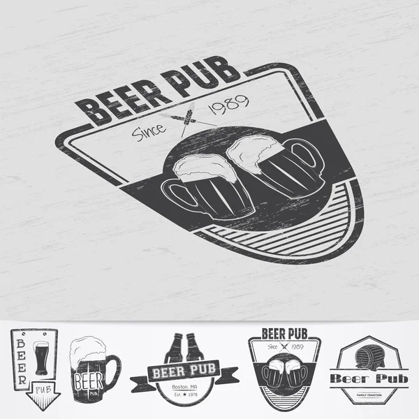 Beer pub. Brewing old school of vintage label. Old retro vintage grunge. Scratched, damaged, dirty effect. Monochrome typographic labels, stickers, logos and badges. — Wektor stockowy