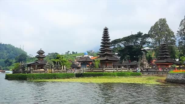 Pura Ulun Danu Bratan — Stockvideo