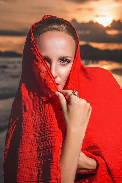 Lady in red — Stock Photo, Image