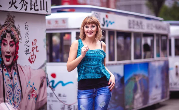 Chica en Shanghai — Foto de Stock
