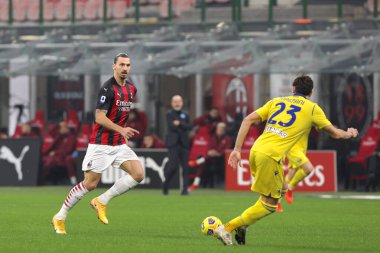 İtalya, Milan, 8 Kasım 2020: Zlatan Ibrahimoviç (Milan forvet), AC MILAN VERONA, Serie A 2020 / 2021 gün San Siro Stadyumu 'na karşı ilk yarıda sahaya çıktı